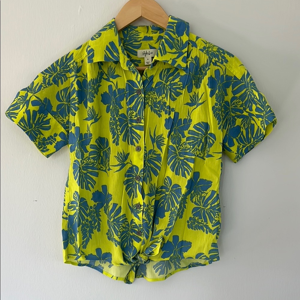 Style and Co green and blue floral tie up short sleeve shirt womens sz small